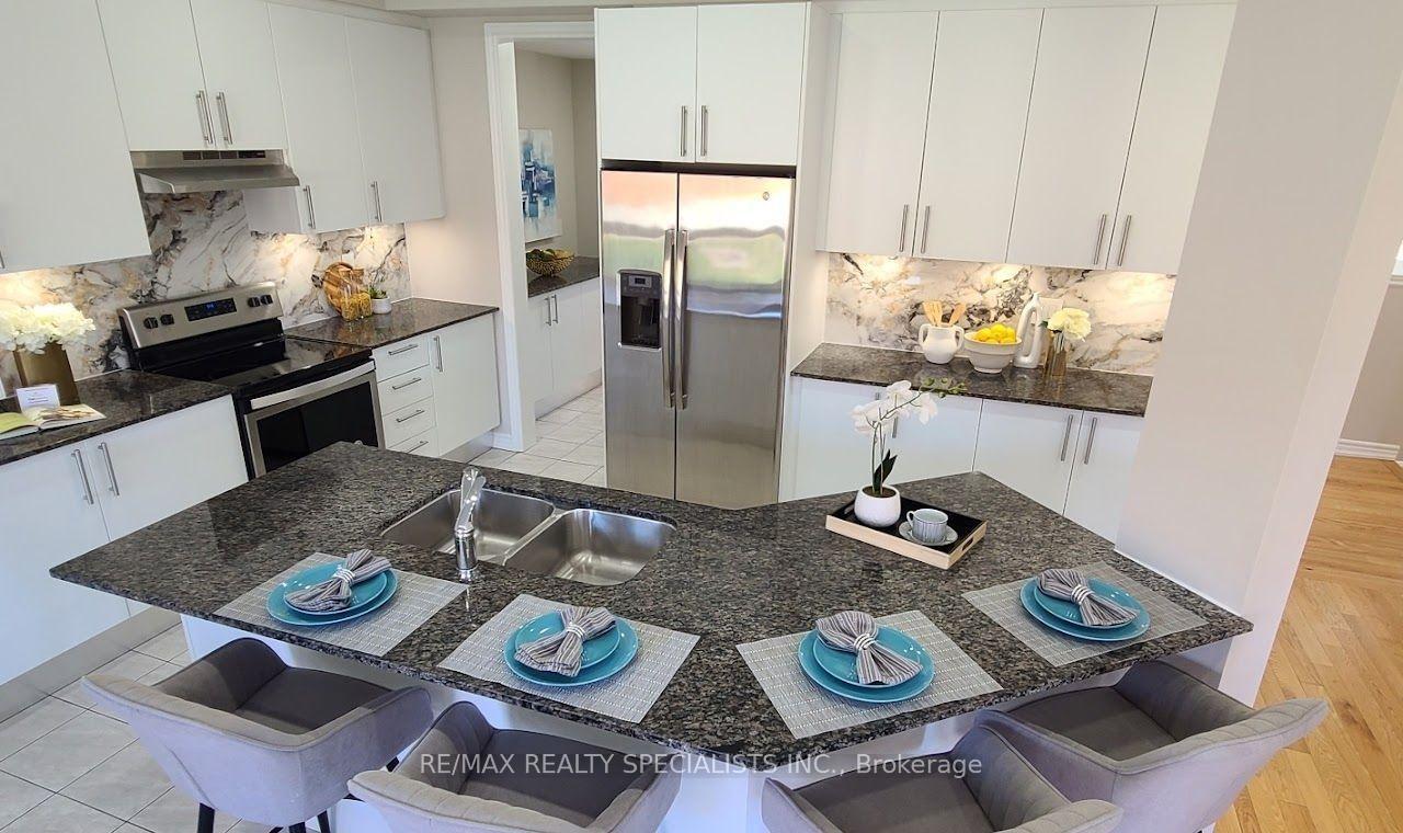 Photo 11 of 186 Lyle Drive, Clarington, Bowmanville — HOMEH