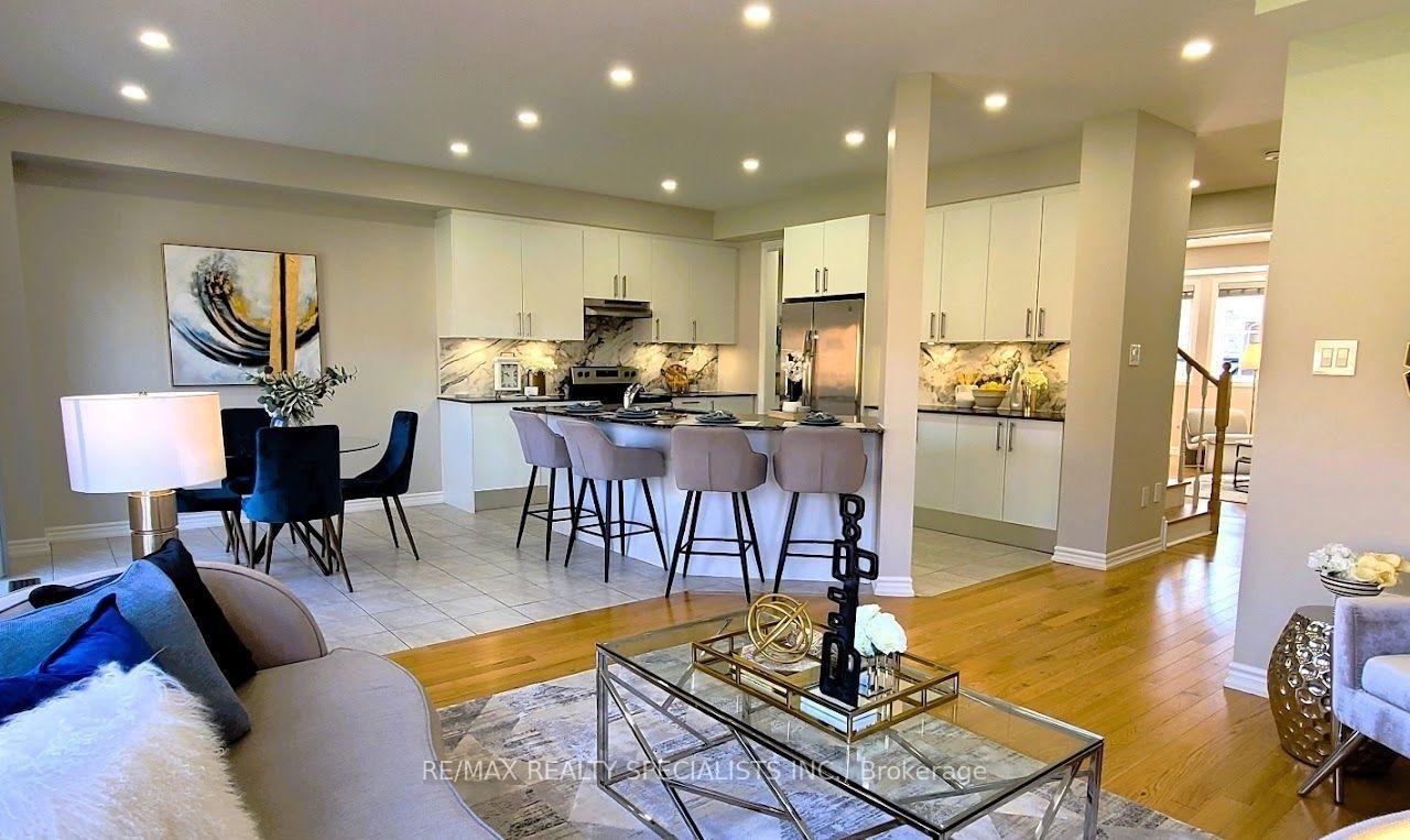Photo 17 of 186 Lyle Drive, Clarington, Bowmanville — HOMEH