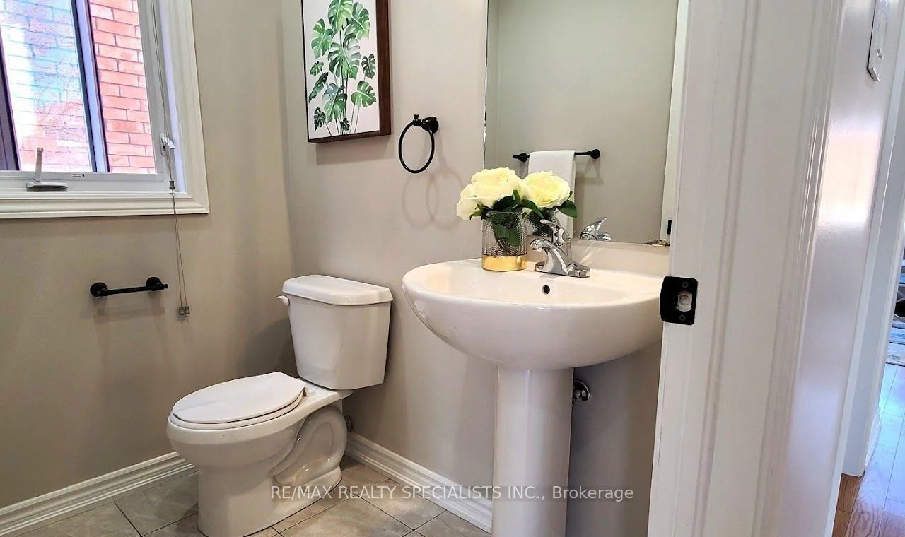 Photo 14 of 186 Lyle Drive, Clarington, Bowmanville — HOMEH