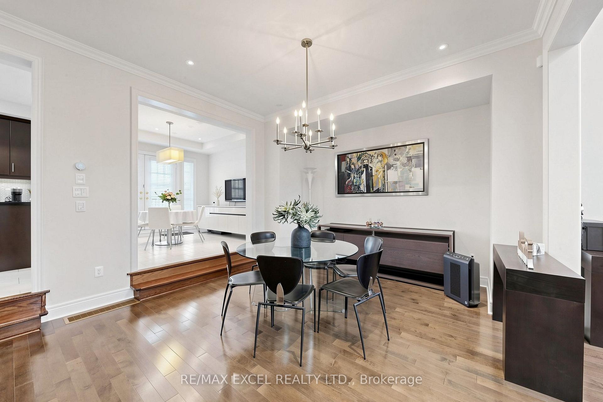 Photo 6 of 25 Lord Durham Road, Markham, Unionville — HOMEH