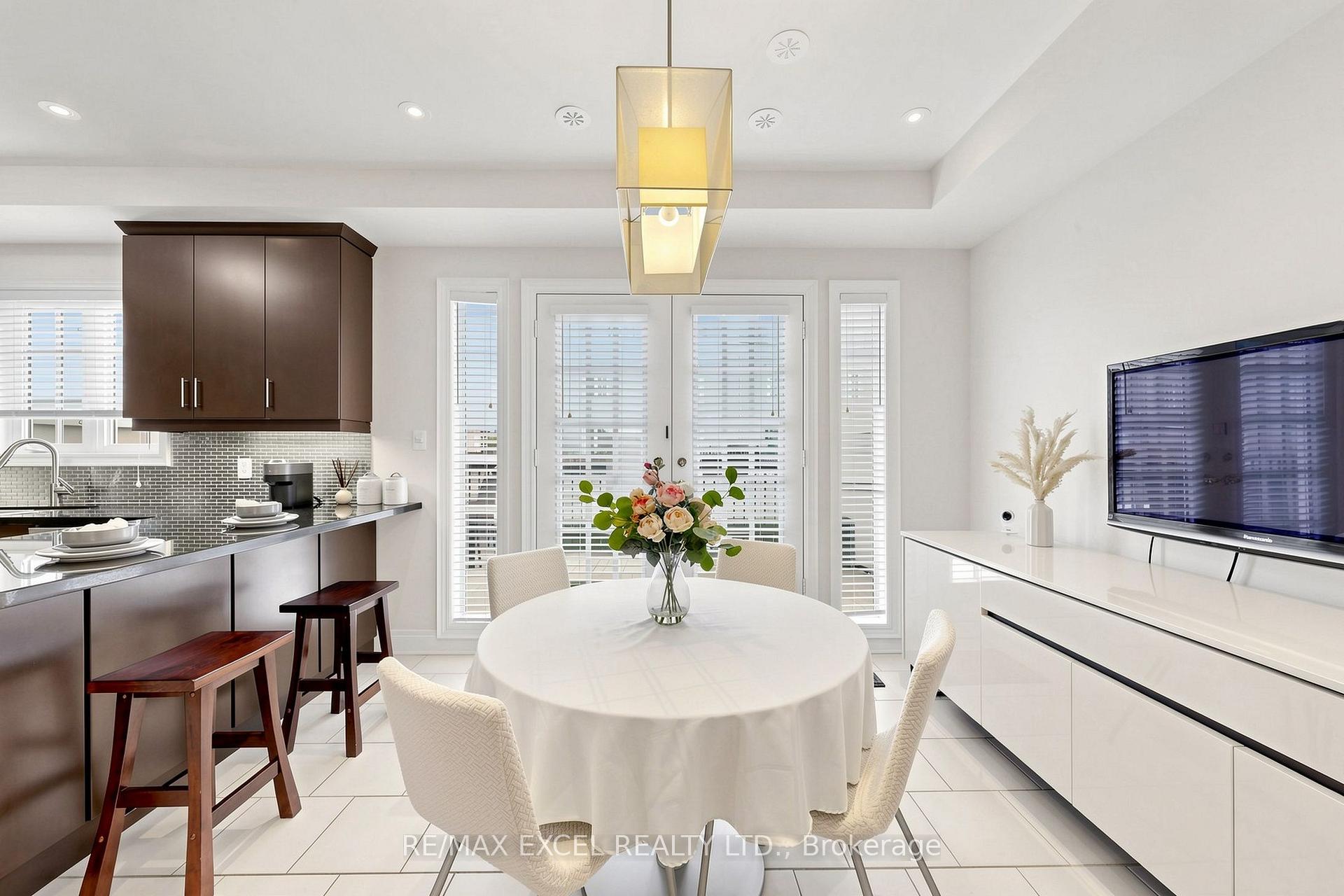 Photo 12 of 25 Lord Durham Road, Markham, Unionville — HOMEH