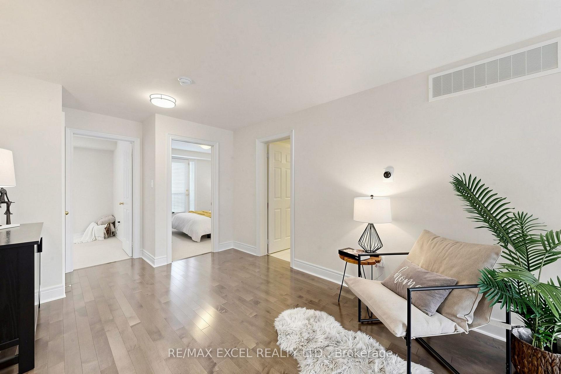 Photo 19 of 25 Lord Durham Road, Markham, Unionville — HOMEH