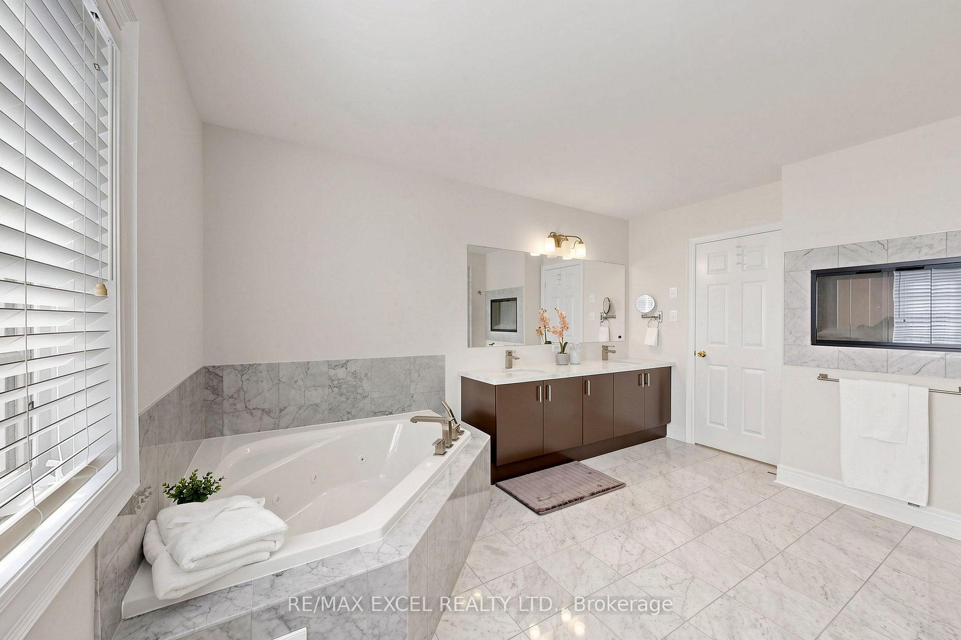 Photo 37 of 25 Lord Durham Road, Markham, Unionville — HOMEH