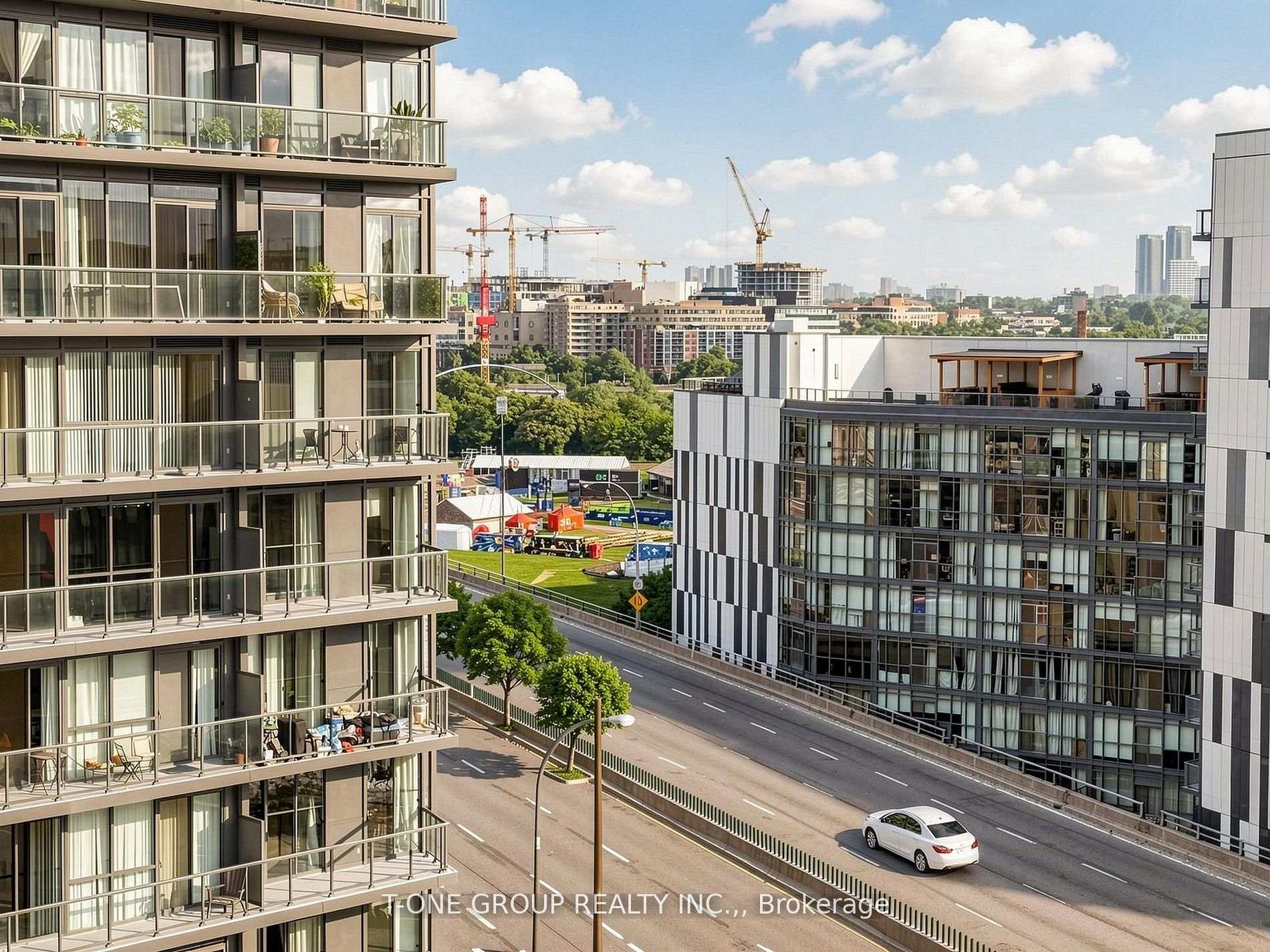Photo 20 of 19 Bathurst Street, Toronto, Waterfront Communities — HOMEH