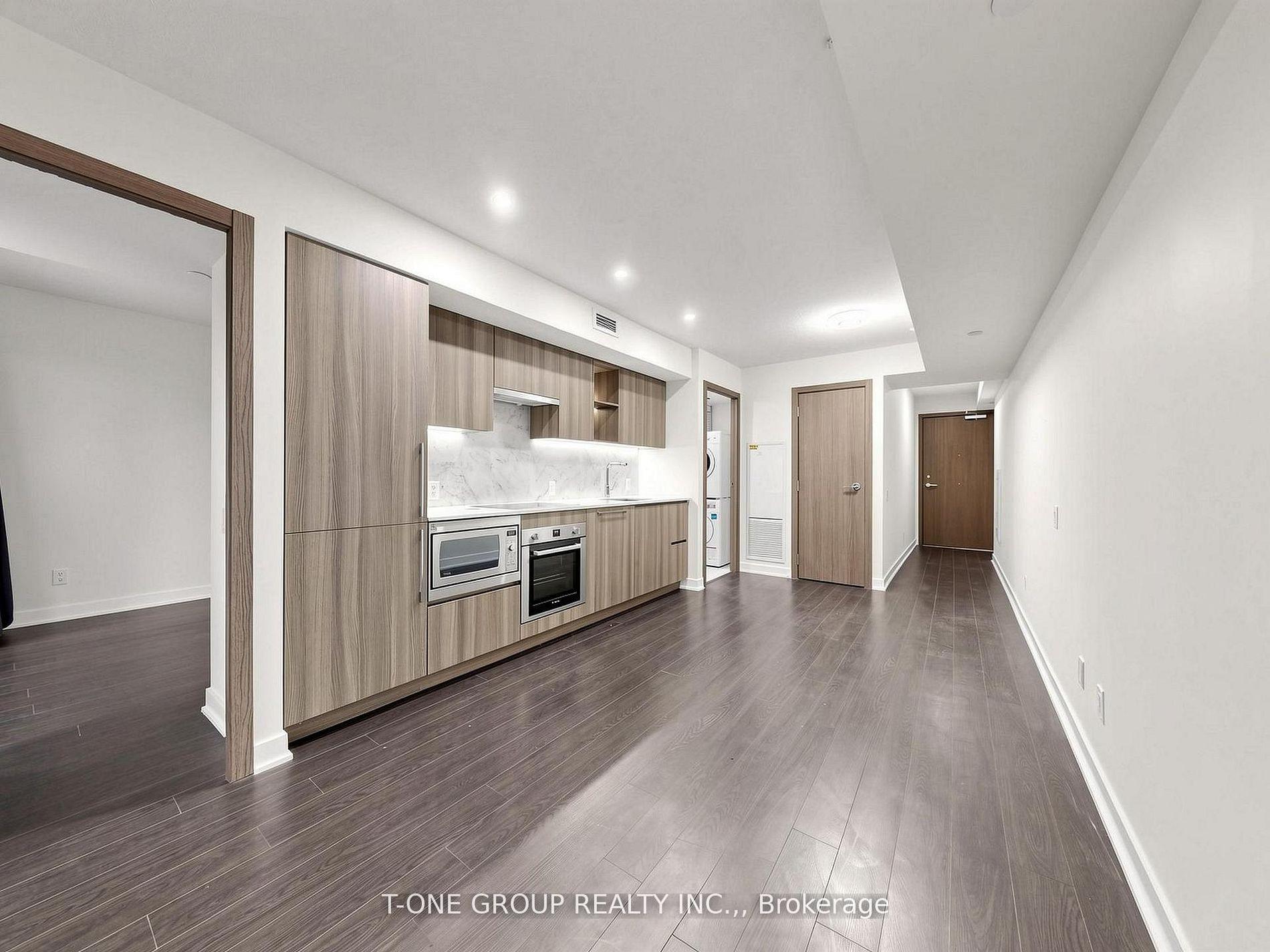 Photo 22 of 19 Bathurst Street, Toronto, Waterfront Communities — HOMEH