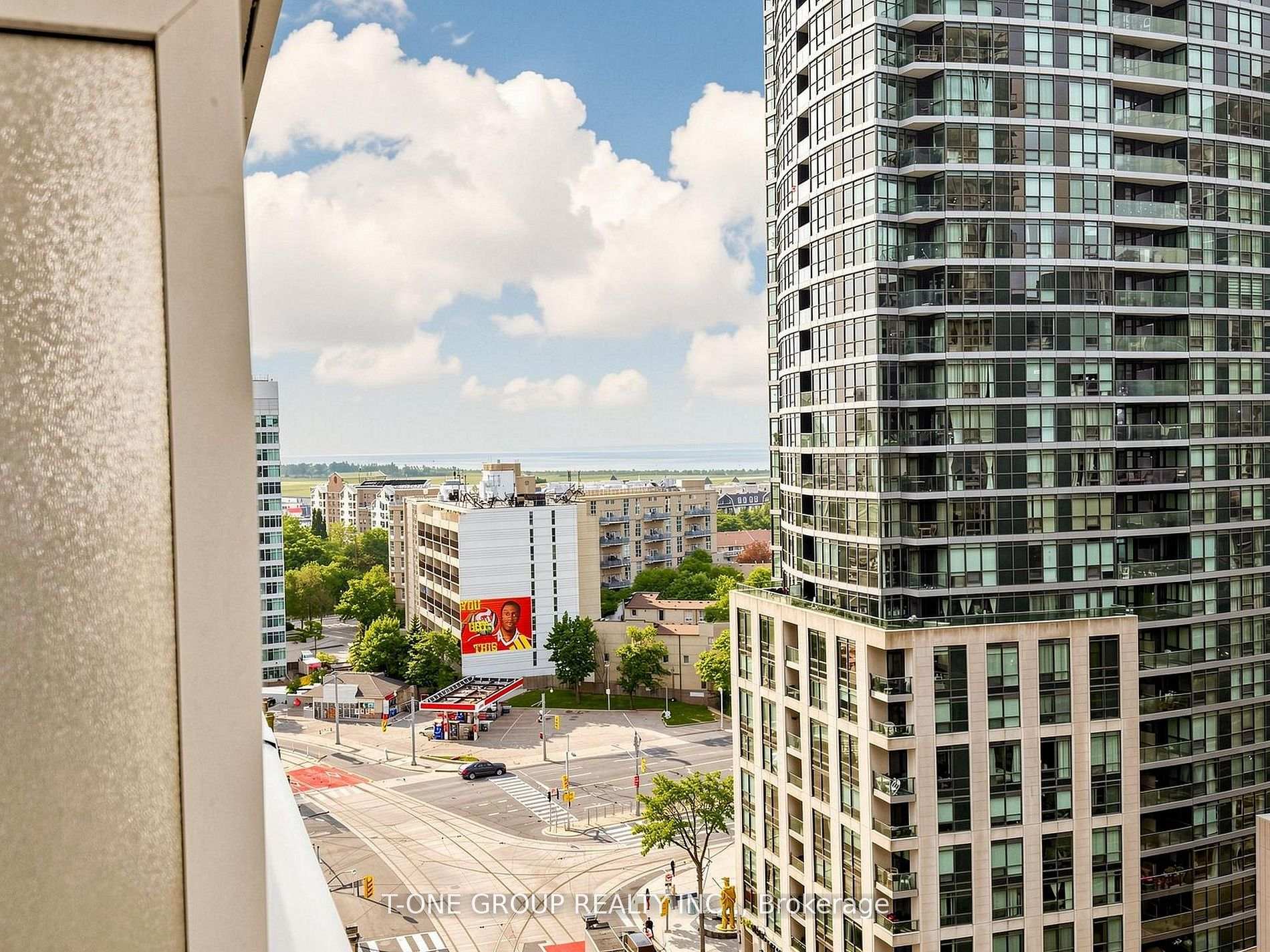 Photo 23 of 19 Bathurst Street, Toronto, Waterfront Communities — HOMEH