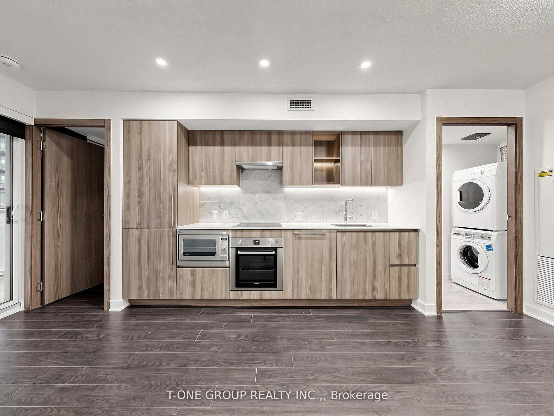 Photo 25 of 19 Bathurst Street, Toronto, Waterfront Communities — HOMEH