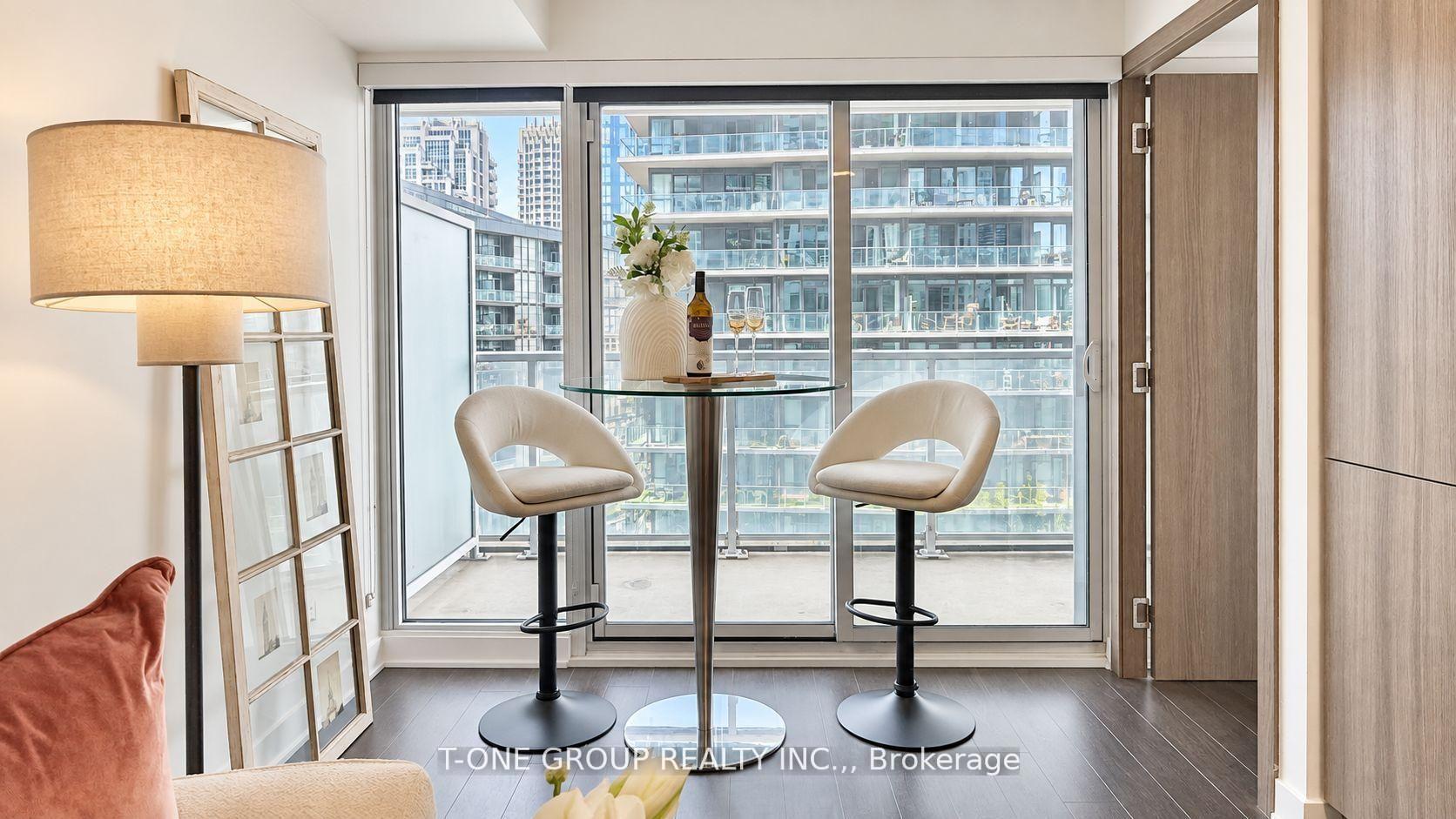 Photo 26 of 19 Bathurst Street, Toronto, Waterfront Communities — HOMEH