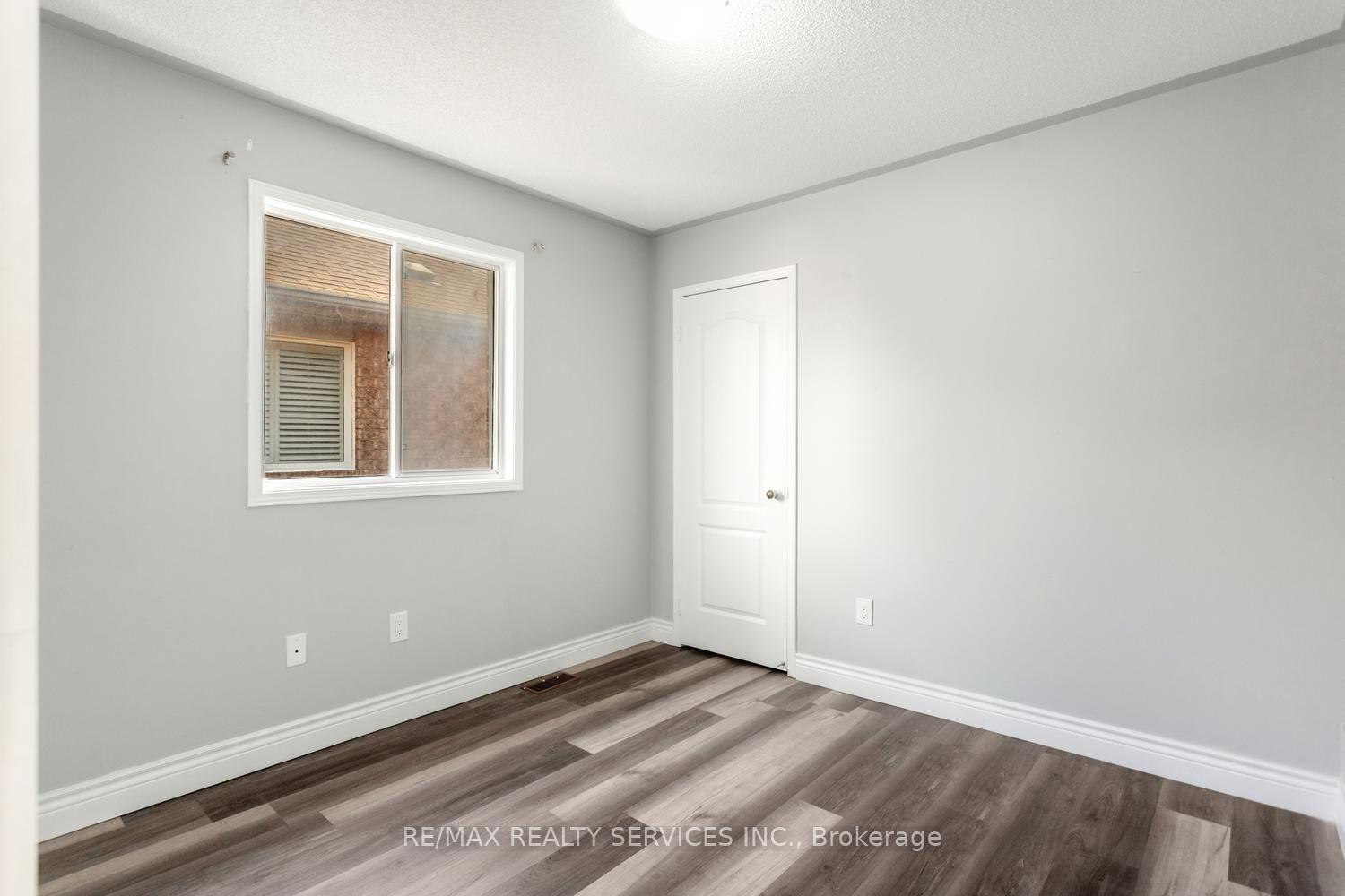 Photo 23 of 4 Farthingale Crescent, Brampton, Fletcher's Meadow — HOMEH