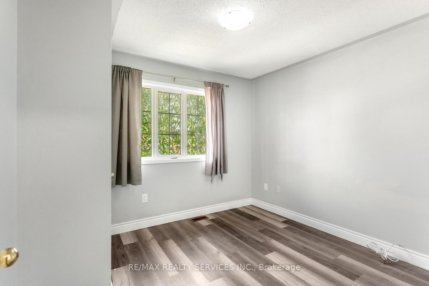 Photo 29 of 4 Farthingale Crescent, Brampton, Fletcher's Meadow — HOMEH