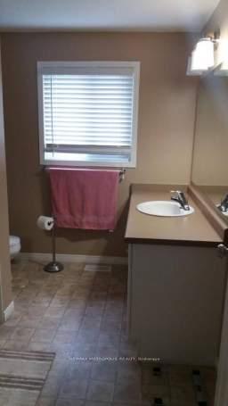 Photo 3 of 640 Violet Street, Waterloo, Erbsville/Laurelwood — HOMEH