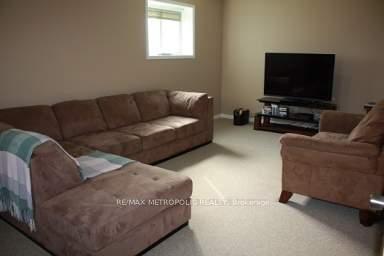 Photo 4 of 640 Violet Street, Waterloo, Erbsville/Laurelwood — HOMEH