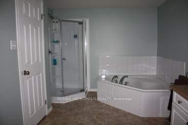 Photo 11 of 640 Violet Street, Waterloo, Erbsville/Laurelwood — HOMEH
