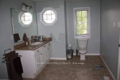 Photo 13 of 640 Violet Street, Waterloo, Erbsville/Laurelwood — HOMEH