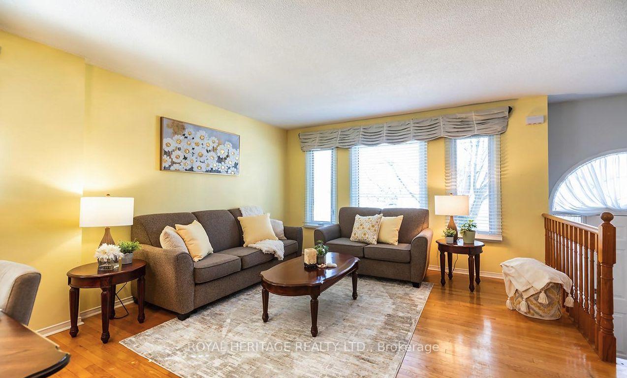 Photo 9 of 31 Thames Drive N, Whitby, Rolling Acres — HOMEH