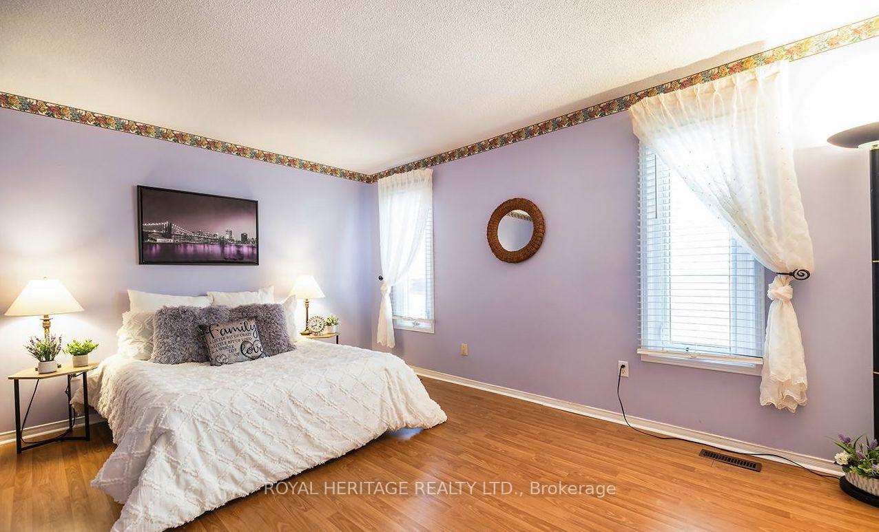 Photo 14 of 31 Thames Drive N, Whitby, Rolling Acres — HOMEH