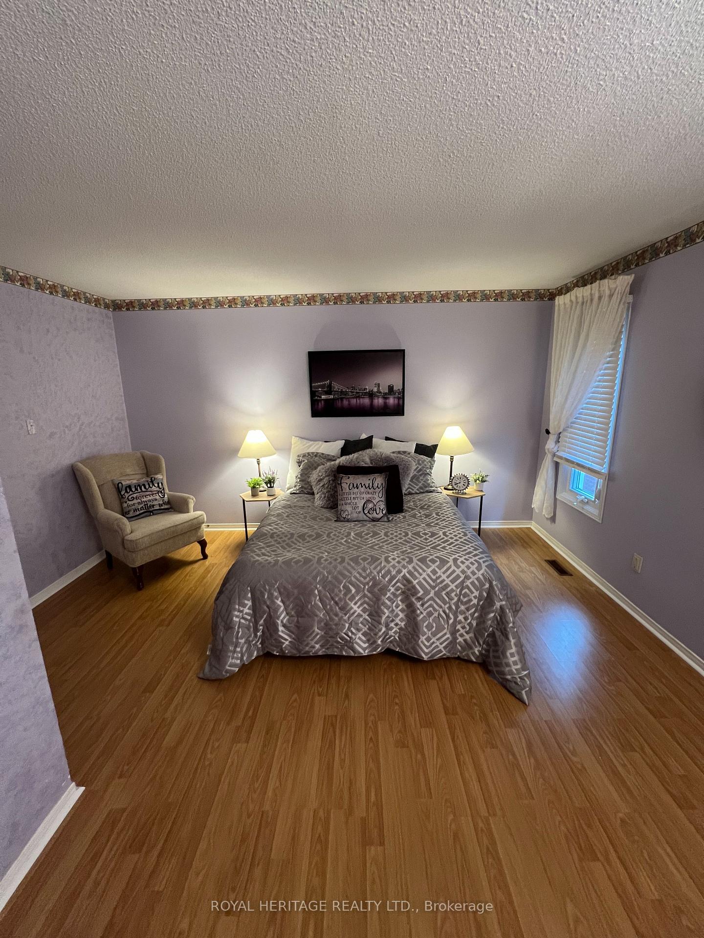 Photo 15 of 31 Thames Drive N, Whitby, Rolling Acres — HOMEH