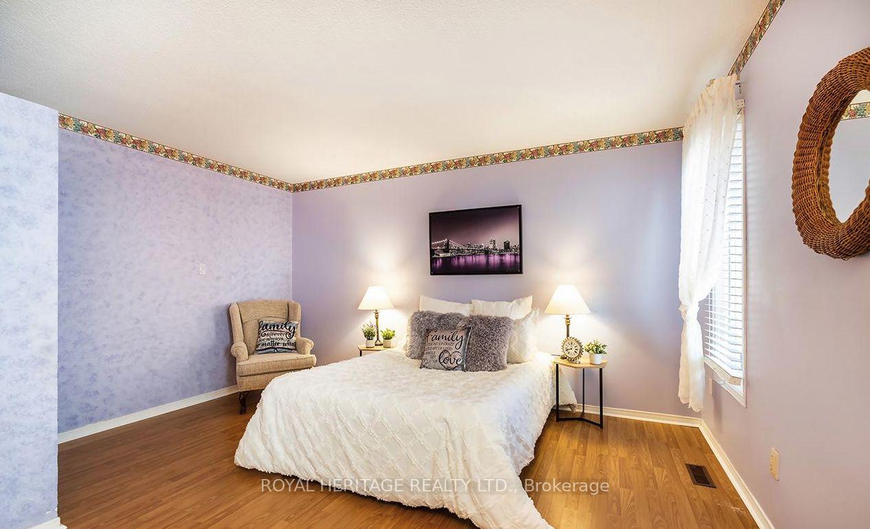 Photo 16 of 31 Thames Drive N, Whitby, Rolling Acres — HOMEH