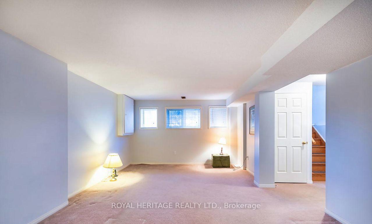 Photo 22 of 31 Thames Drive N, Whitby, Rolling Acres — HOMEH
