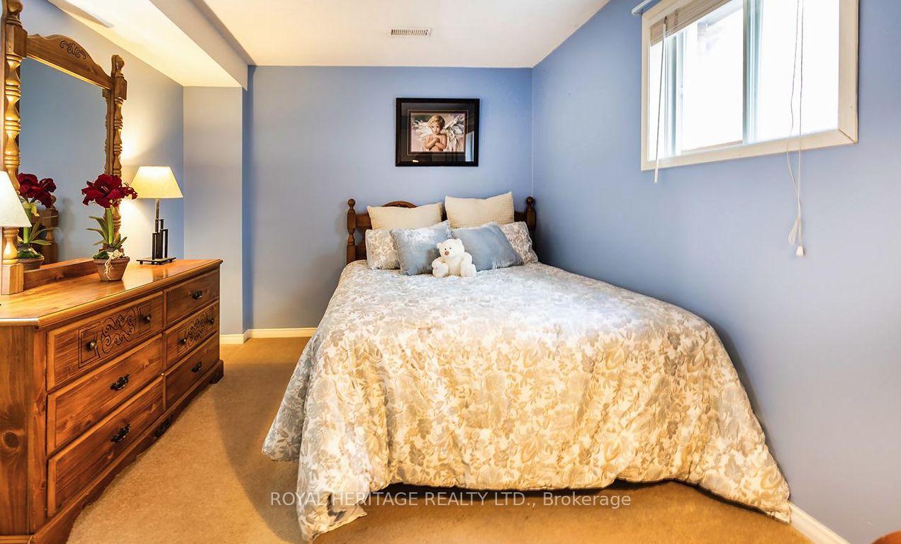 Photo 27 of 31 Thames Drive N, Whitby, Rolling Acres — HOMEH