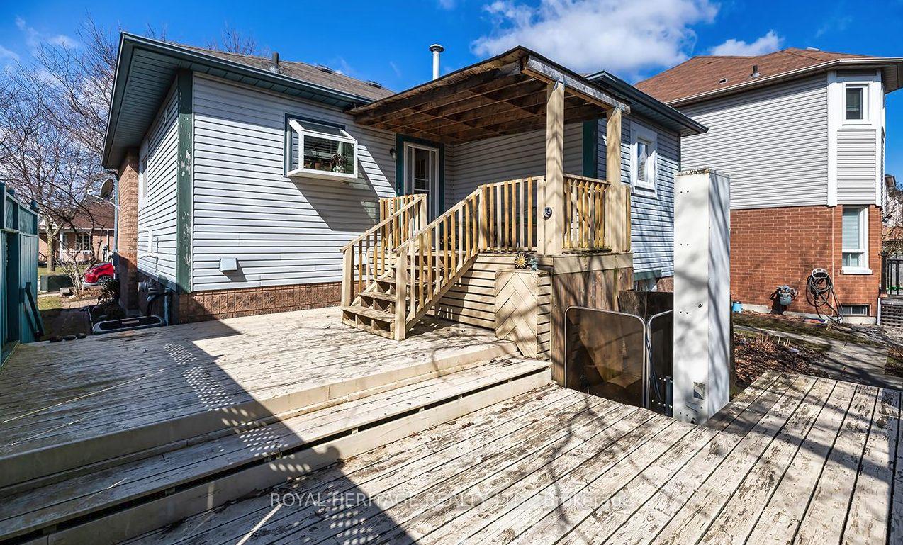 Photo 32 of 31 Thames Drive N, Whitby, Rolling Acres — HOMEH