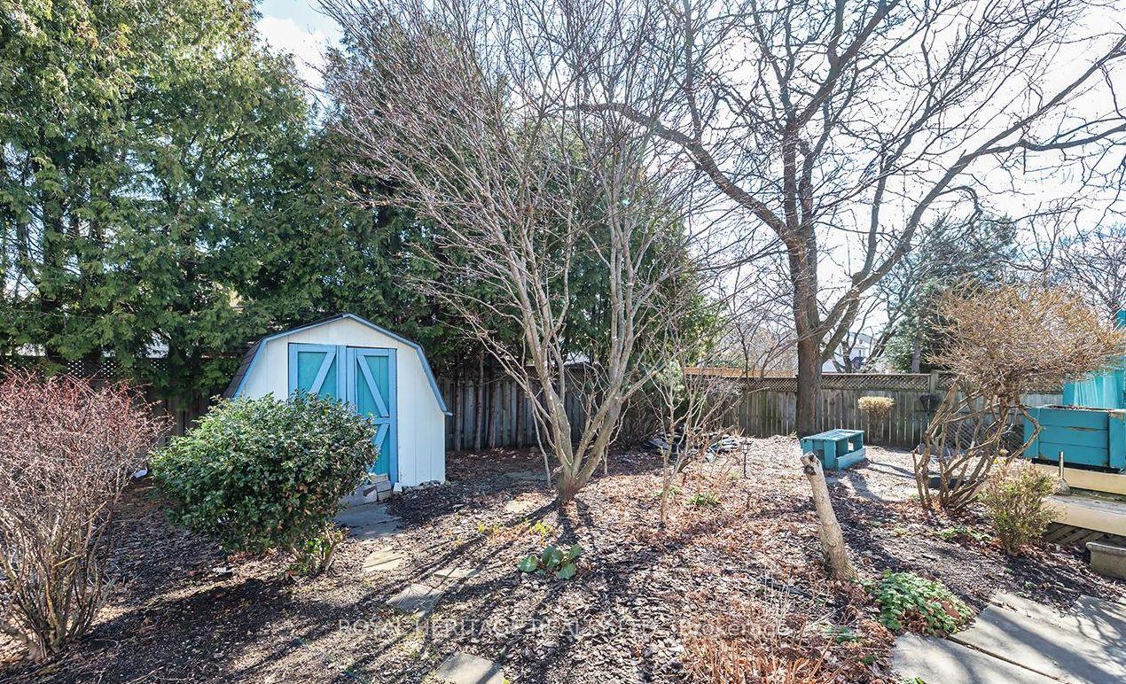 Photo 37 of 31 Thames Drive N, Whitby, Rolling Acres — HOMEH