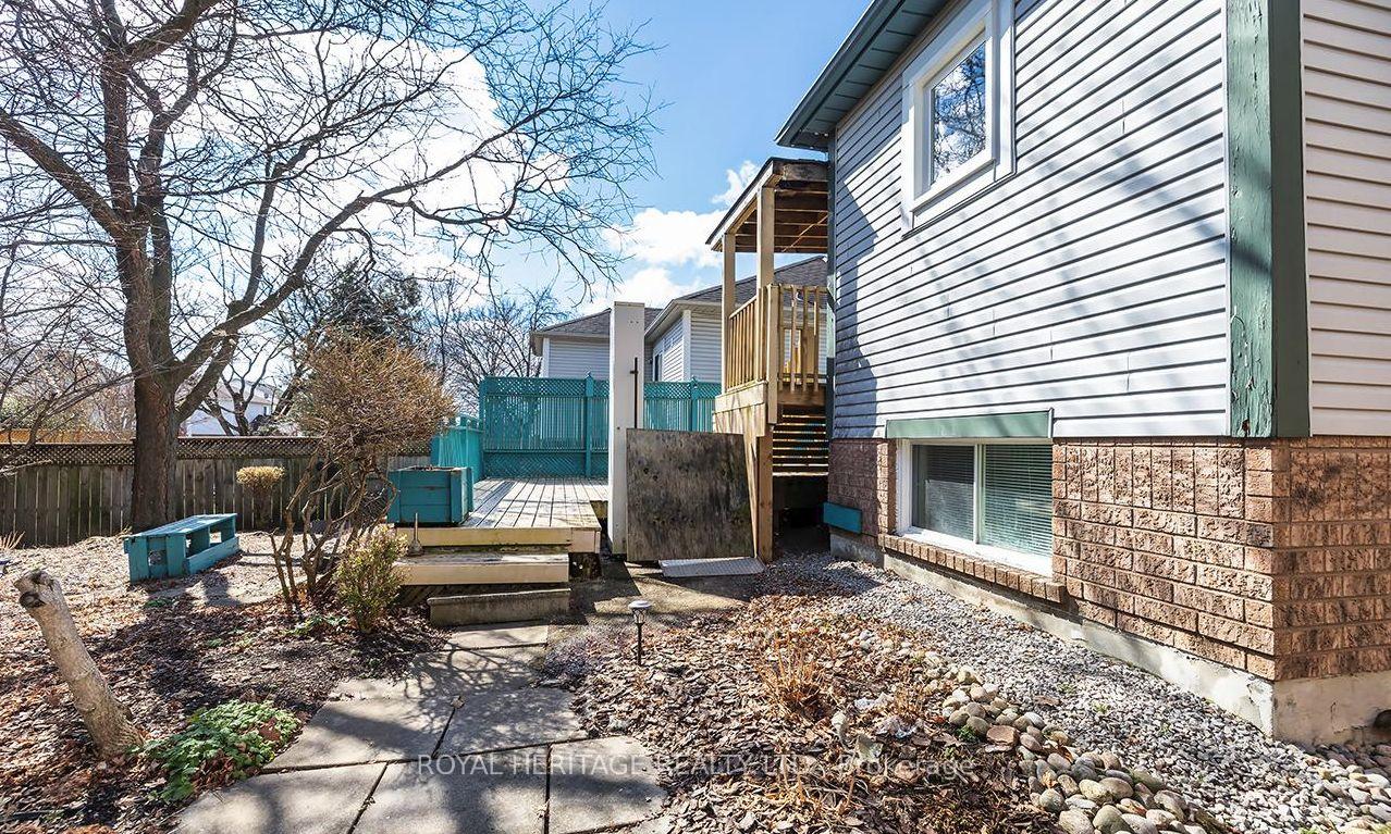 Photo 38 of 31 Thames Drive N, Whitby, Rolling Acres — HOMEH
