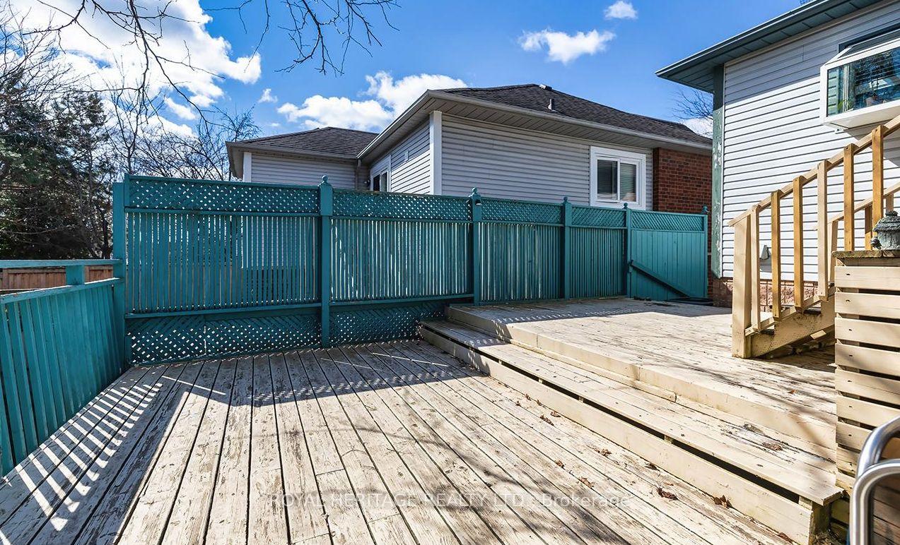 Photo 39 of 31 Thames Drive N, Whitby, Rolling Acres — HOMEH