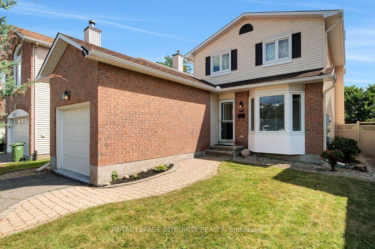 Photo 2 of 390 Oaklawn Crescent, Ottawa, Fallingbrook/Gardenway South — HOMEH