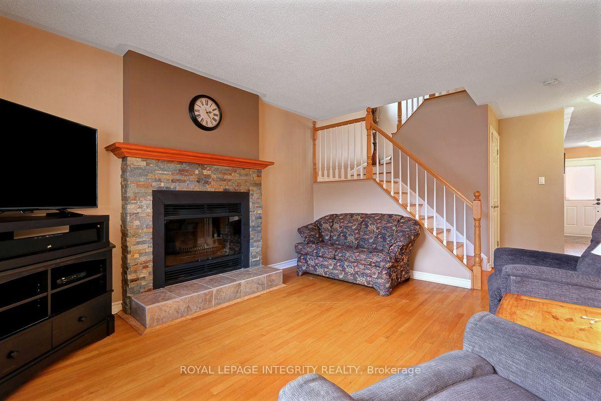 Photo 9 of 390 Oaklawn Crescent, Ottawa, Fallingbrook/Gardenway South — HOMEH
