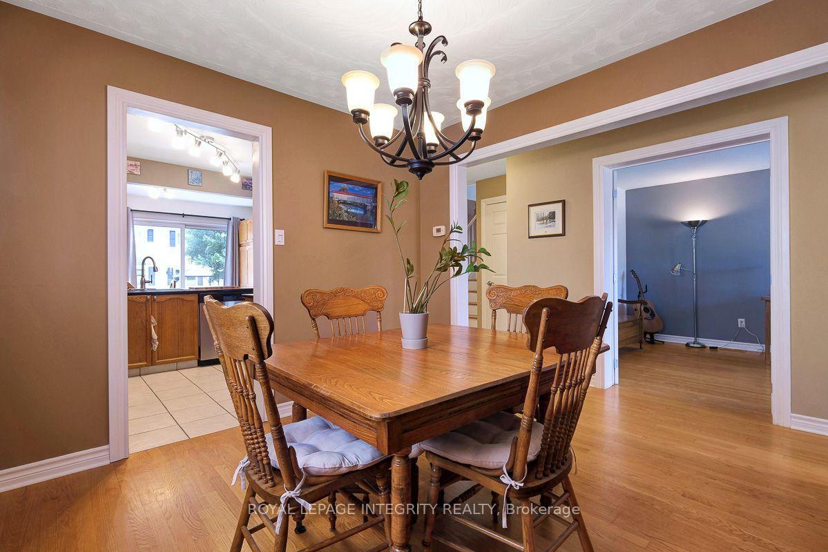 Photo 13 of 390 Oaklawn Crescent, Ottawa, Fallingbrook/Gardenway South — HOMEH