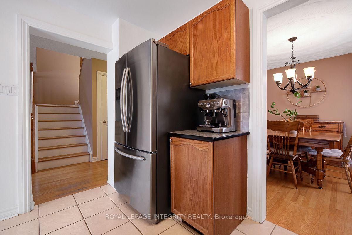 Photo 20 of 390 Oaklawn Crescent, Ottawa, Fallingbrook/Gardenway South — HOMEH