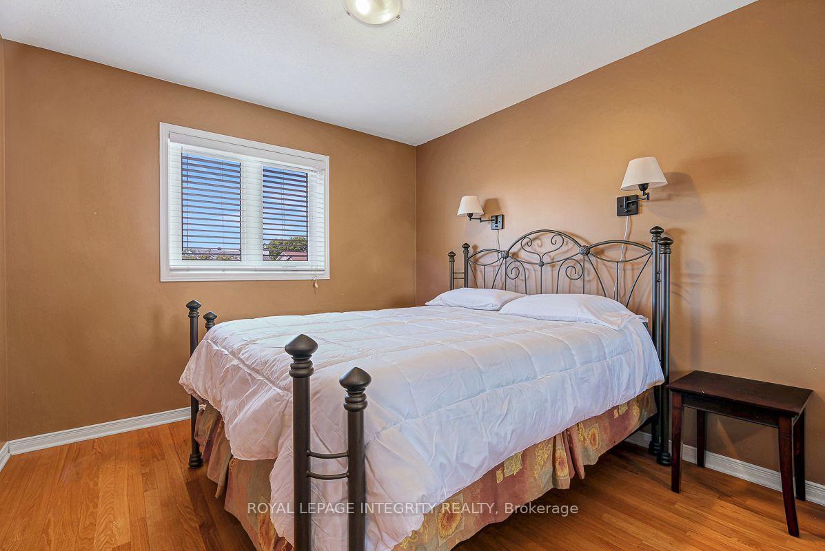 Photo 28 of 390 Oaklawn Crescent, Ottawa, Fallingbrook/Gardenway South — HOMEH