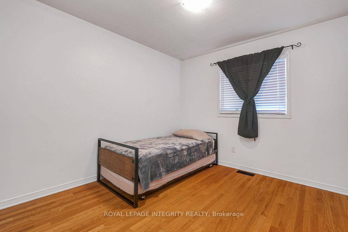 Photo 29 of 390 Oaklawn Crescent, Ottawa, Fallingbrook/Gardenway South — HOMEH