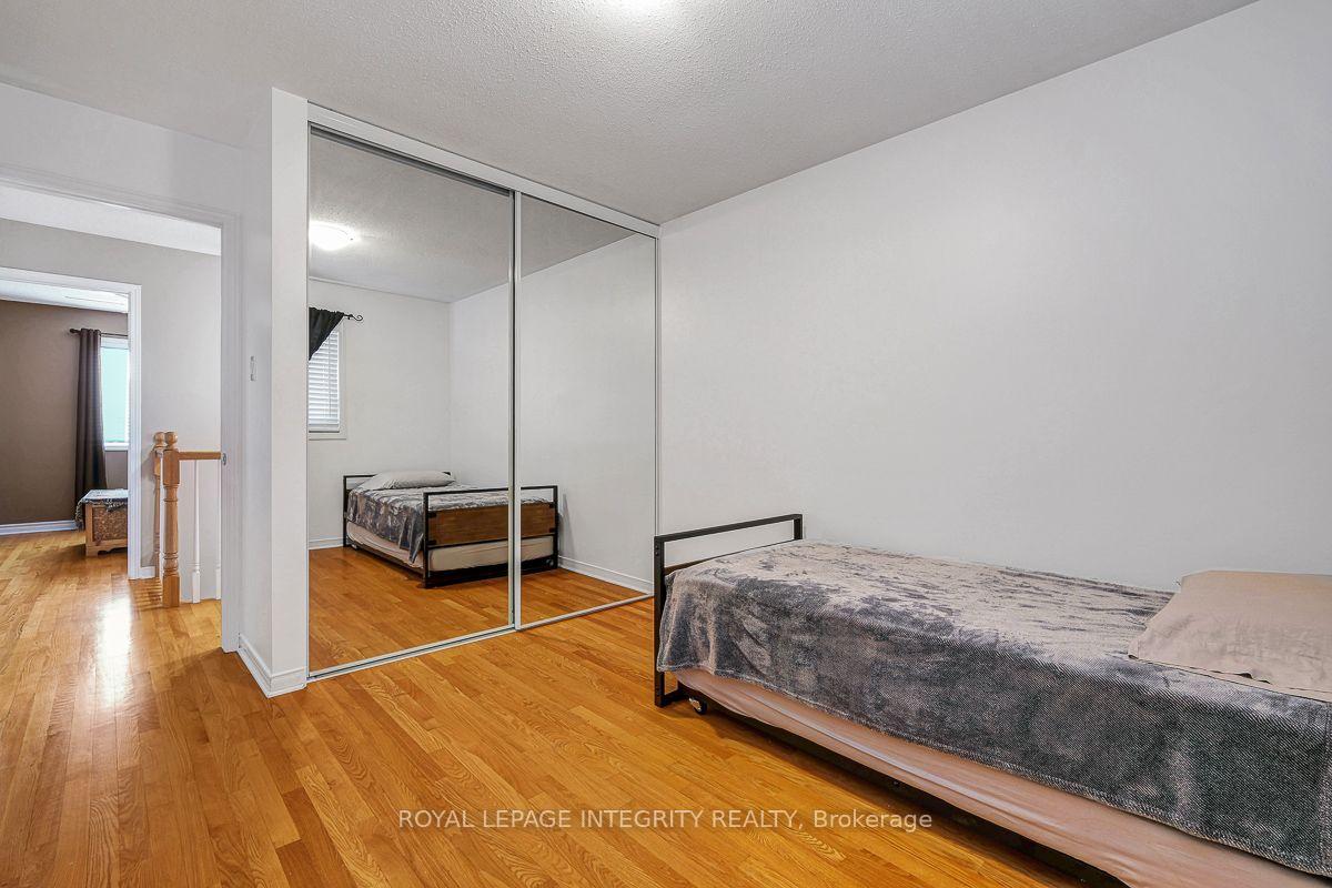 Photo 30 of 390 Oaklawn Crescent, Ottawa, Fallingbrook/Gardenway South — HOMEH