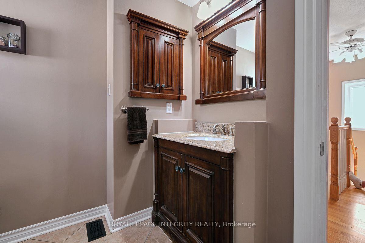 Photo 31 of 390 Oaklawn Crescent, Ottawa, Fallingbrook/Gardenway South — HOMEH