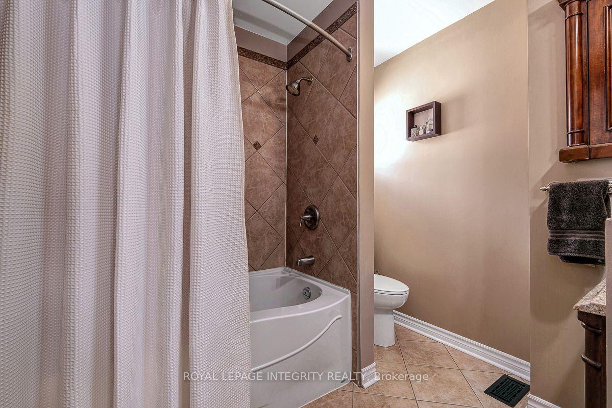 Photo 32 of 390 Oaklawn Crescent, Ottawa, Fallingbrook/Gardenway South — HOMEH