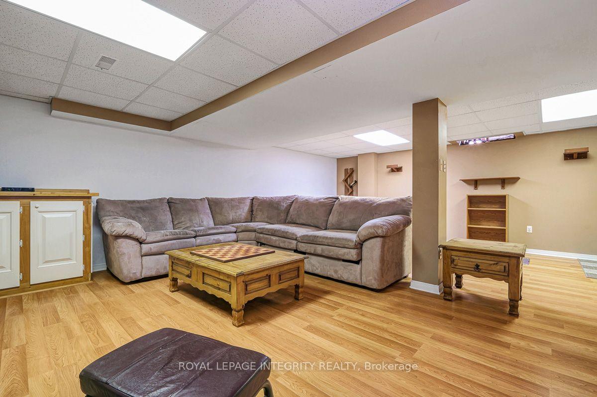Photo 34 of 390 Oaklawn Crescent, Ottawa, Fallingbrook/Gardenway South — HOMEH