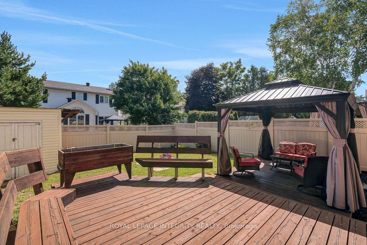 Photo 42 of 390 Oaklawn Crescent, Ottawa, Fallingbrook/Gardenway South — HOMEH