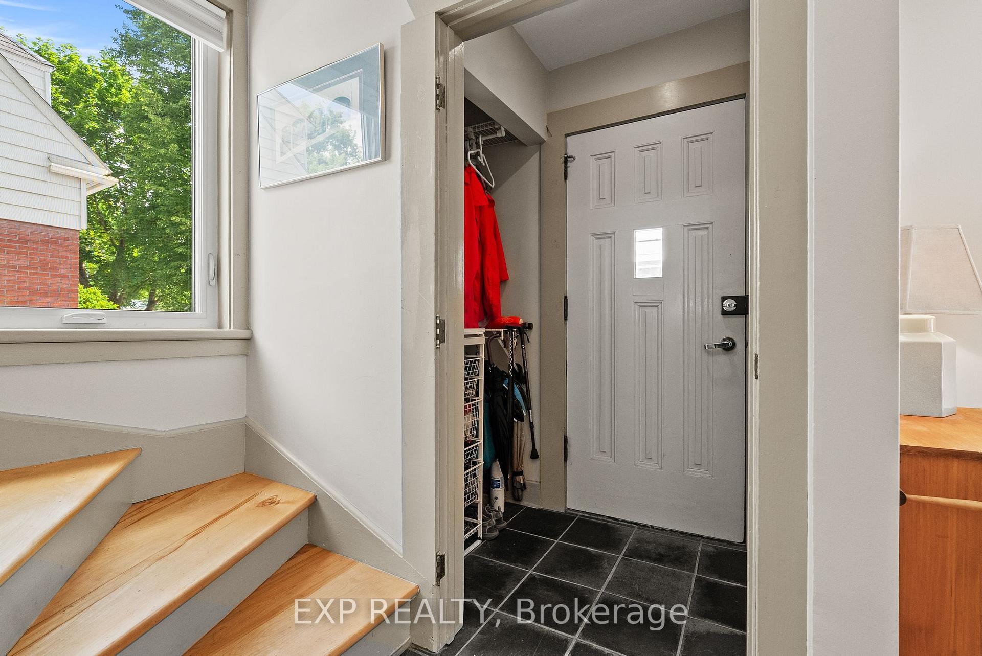 Photo 3 of 579 Broadview Avenue, Ottawa, McKellar/Highland — HOMEH