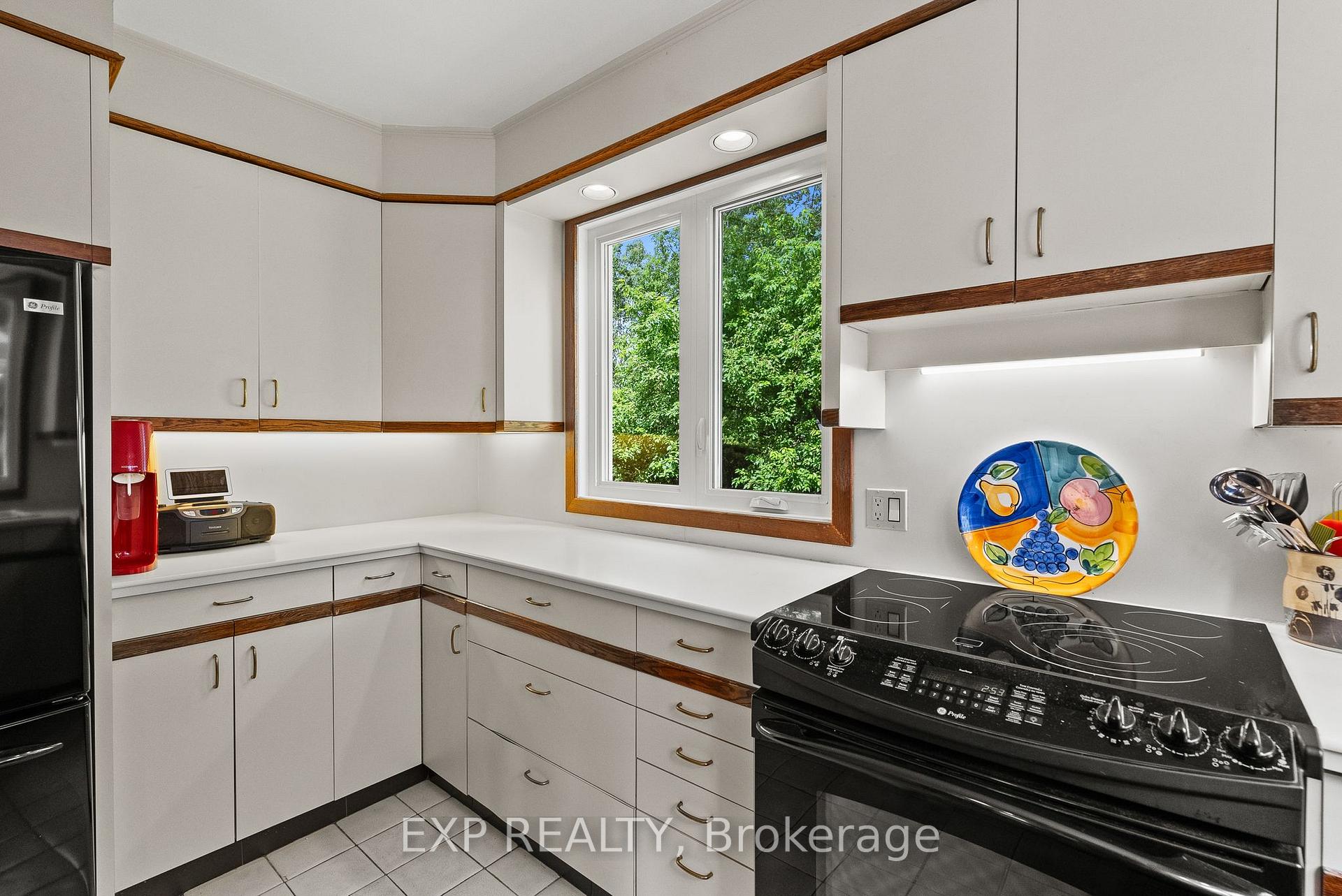 Photo 6 of 579 Broadview Avenue, Ottawa, McKellar/Highland — HOMEH