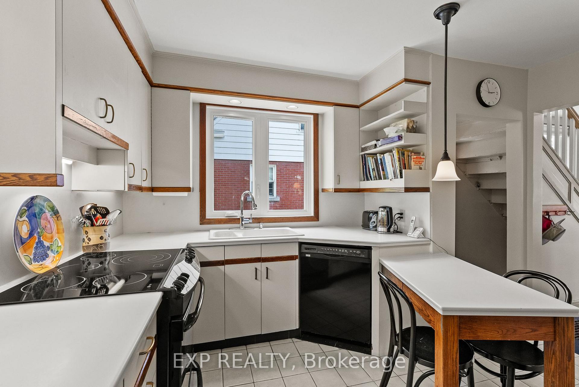 Photo 7 of 579 Broadview Avenue, Ottawa, McKellar/Highland — HOMEH