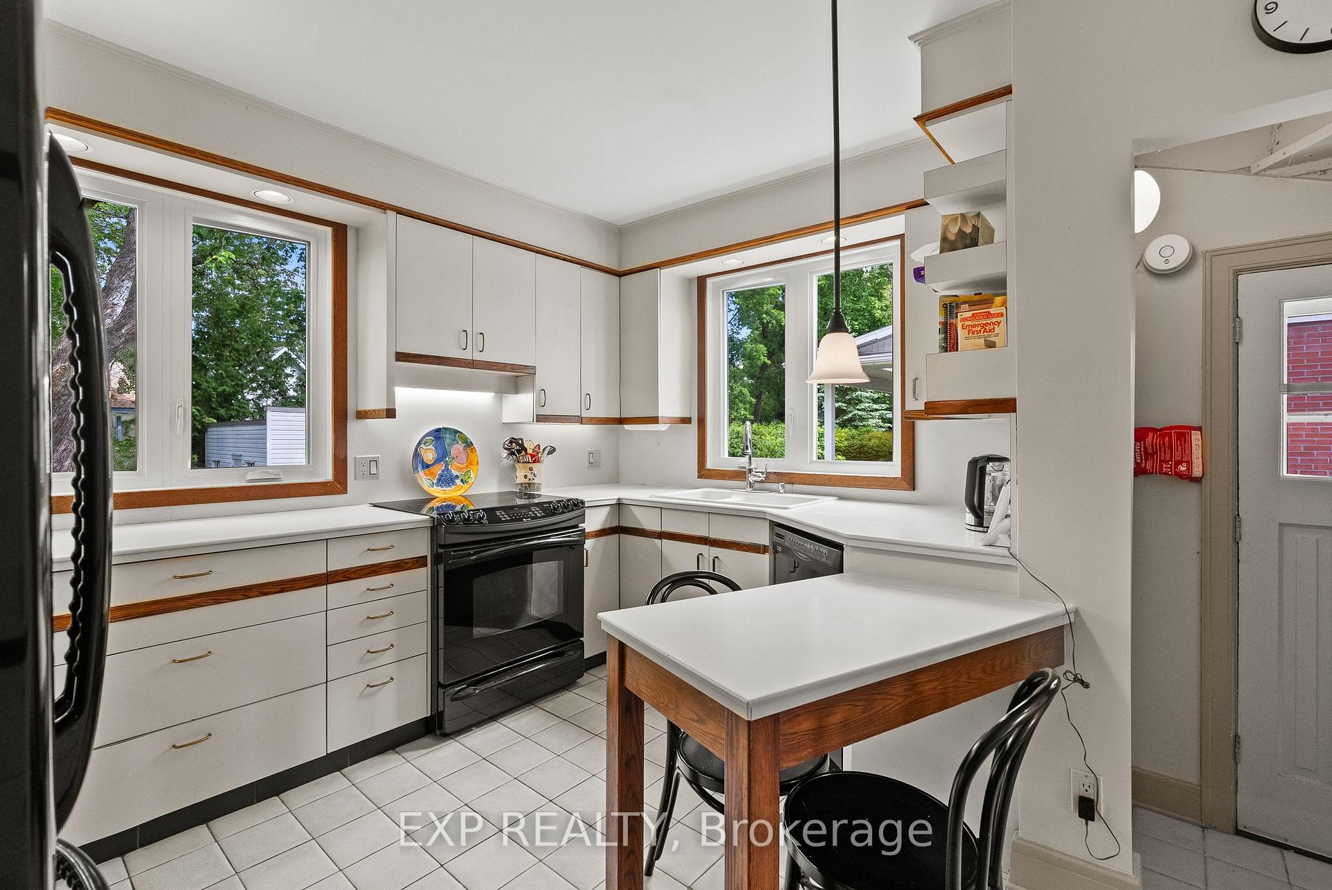 Photo 8 of 579 Broadview Avenue, Ottawa, McKellar/Highland — HOMEH