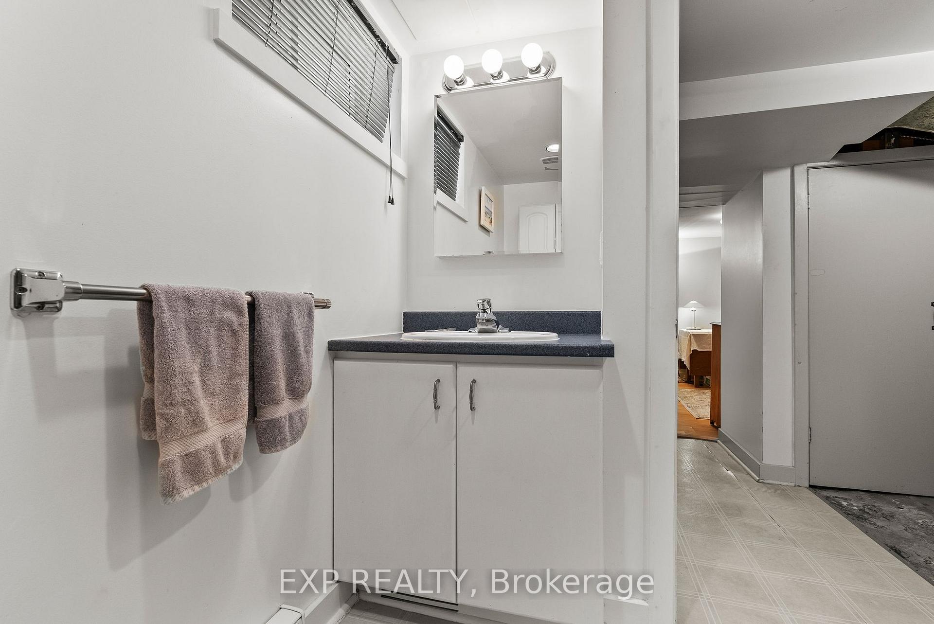 Photo 33 of 579 Broadview Avenue, Ottawa, McKellar/Highland — HOMEH