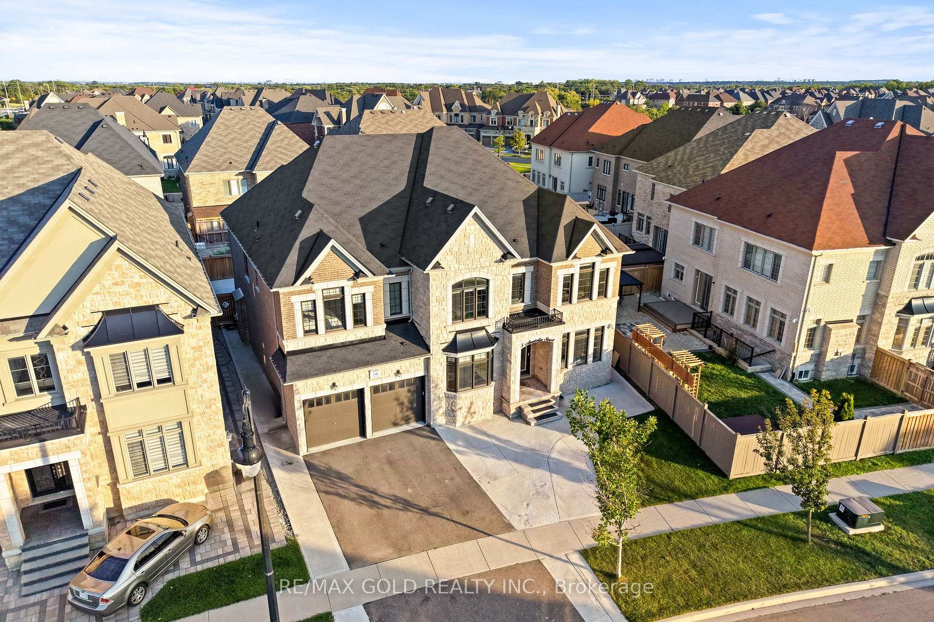 Photo 5 of 5 Anatolia Street, Brampton, Toronto Gore Rural Estate — HOMEH