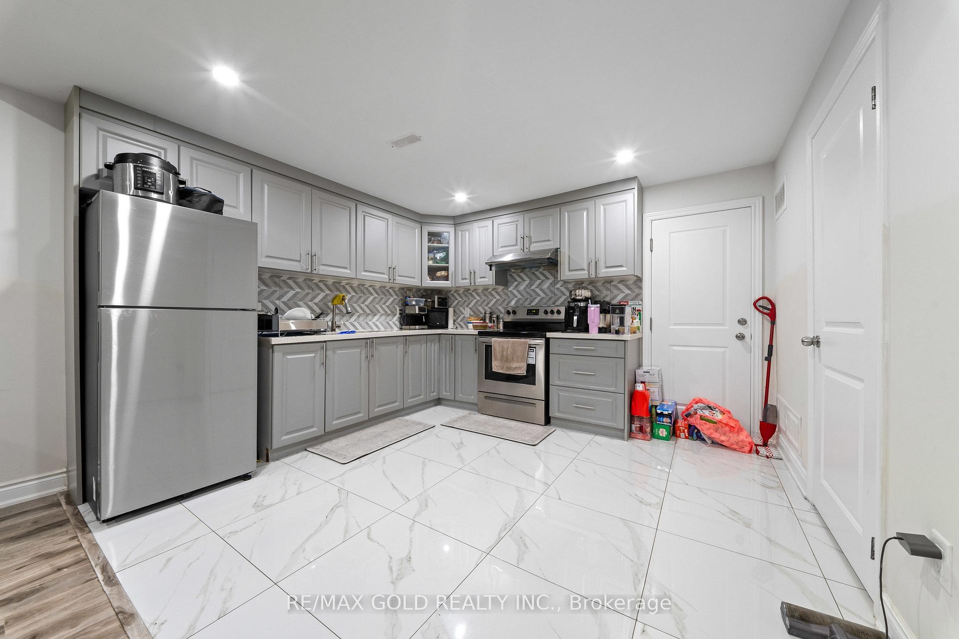 Photo 38 of 5 Anatolia Street, Brampton, Toronto Gore Rural Estate — HOMEH