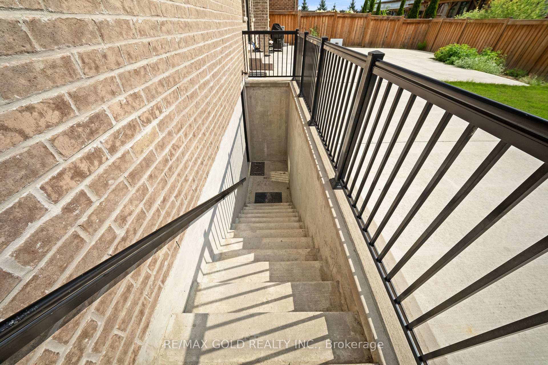 Photo 48 of 5 Anatolia Street, Brampton, Toronto Gore Rural Estate — HOMEH
