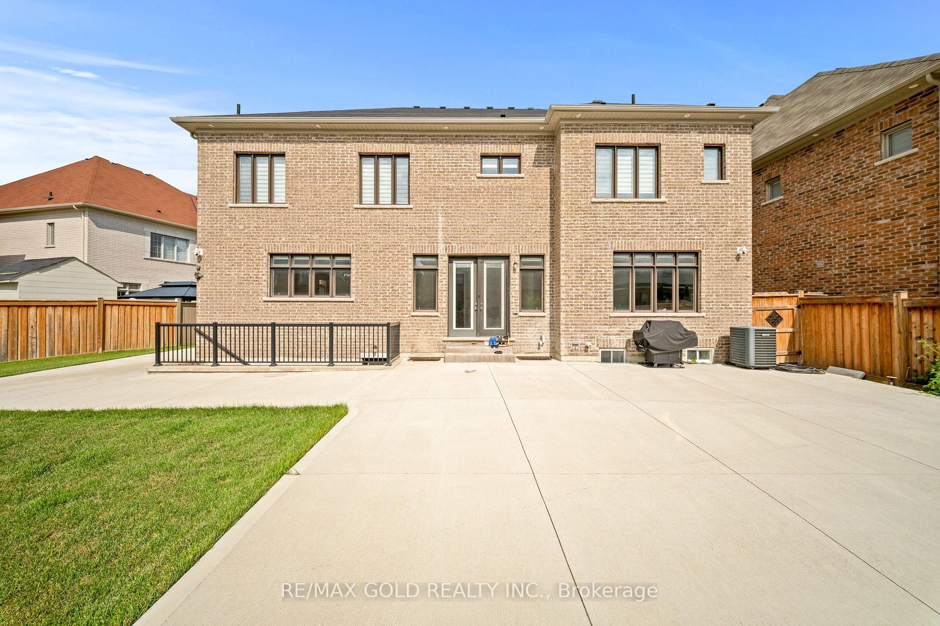 Photo 49 of 5 Anatolia Street, Brampton, Toronto Gore Rural Estate — HOMEH