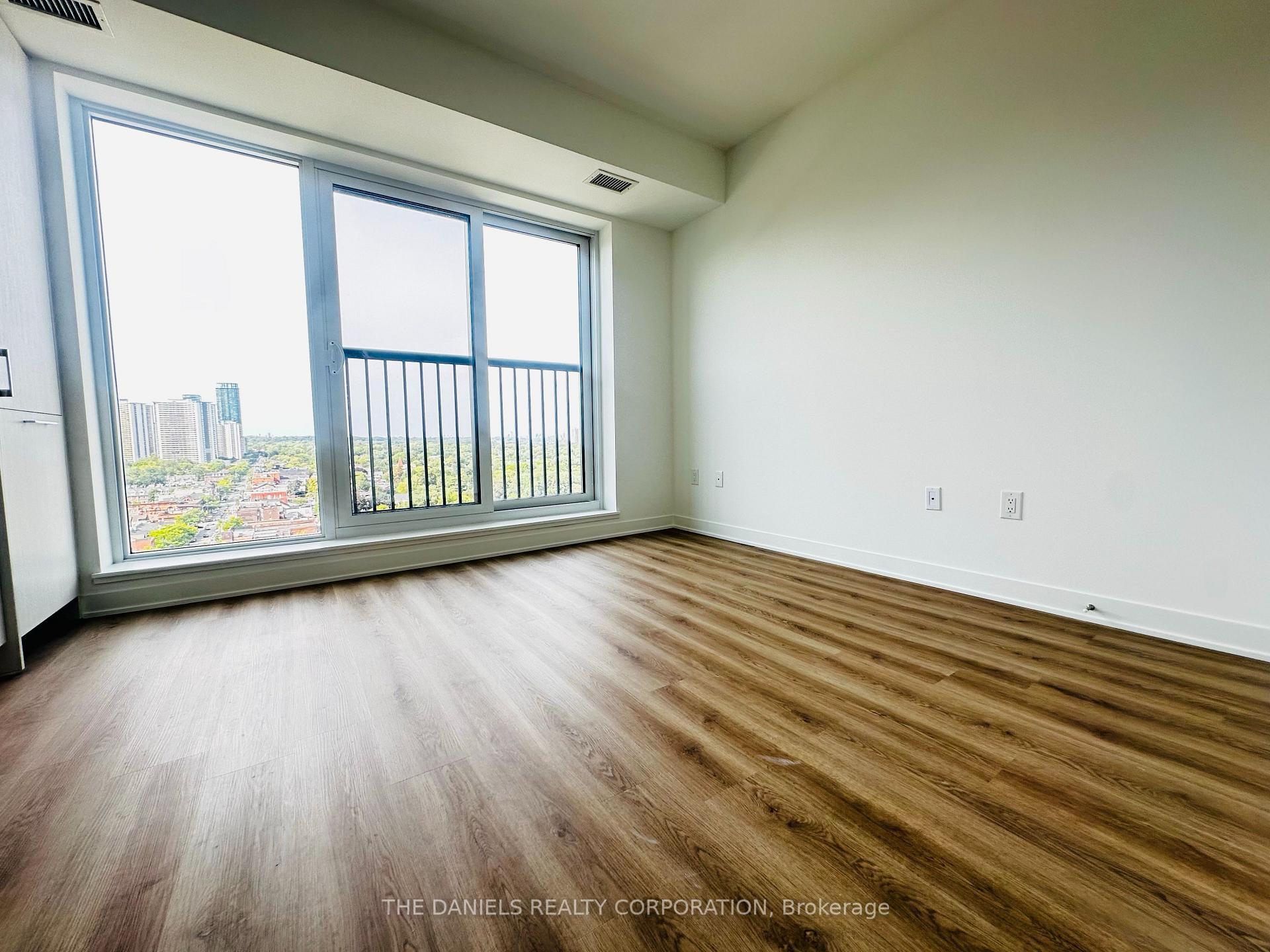 Photo 5 of Unit 1610, 10 Oak Street, Toronto, Regent Park — HOMEH