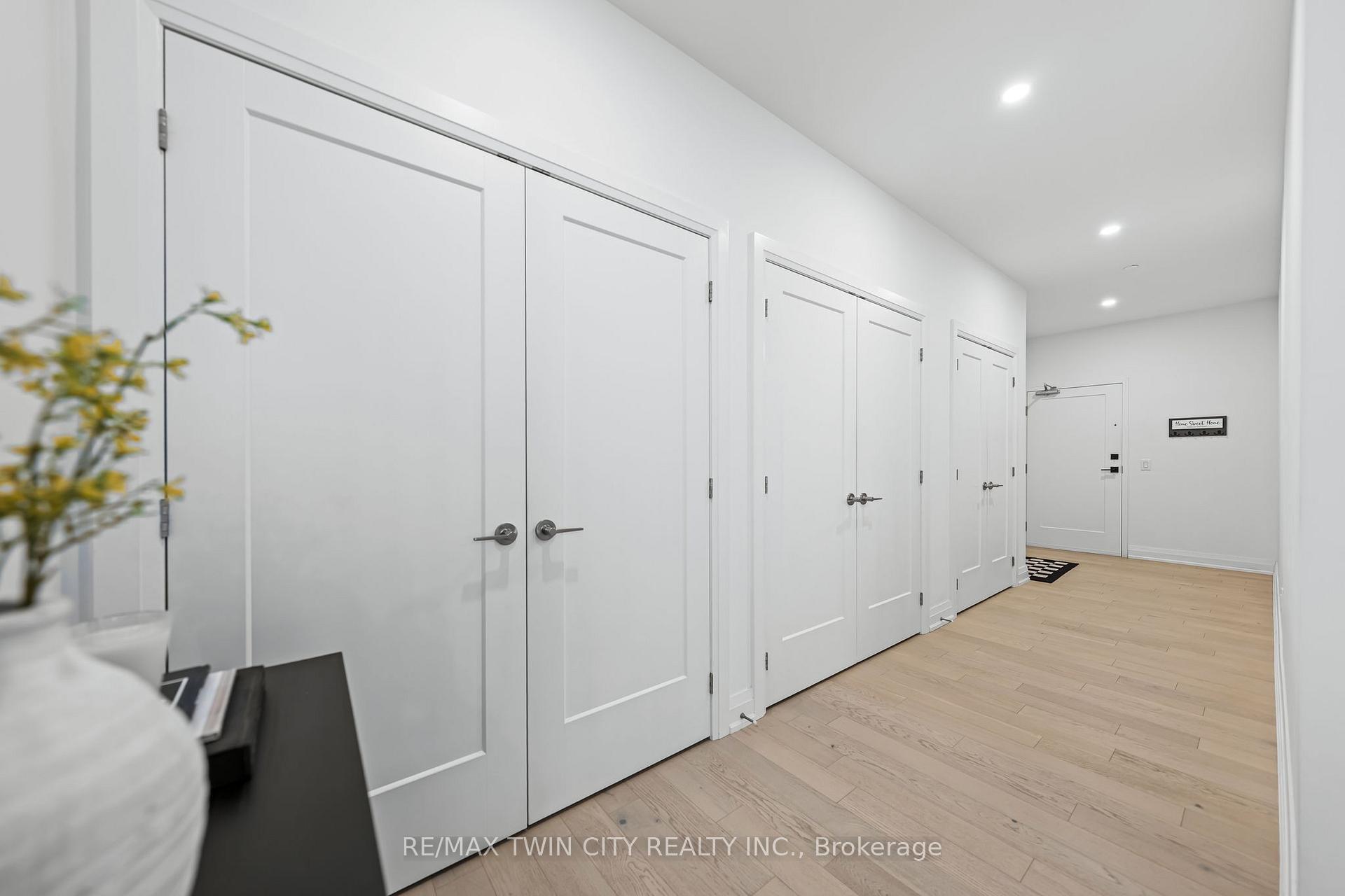 Photo 6 of Unit 601, 71 Wyndham Street S, Guelph, St. Patrick's Ward — HOMEH